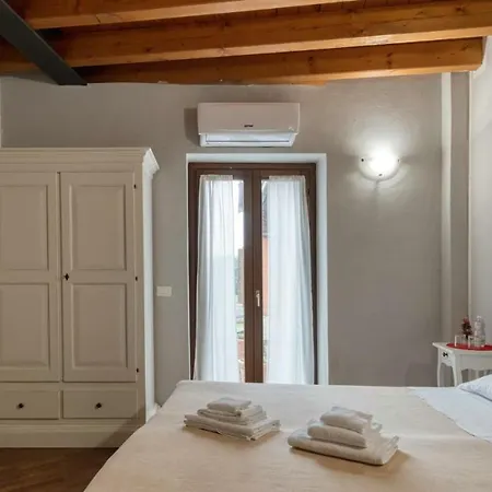 Bed & Breakfast Cascina Volta