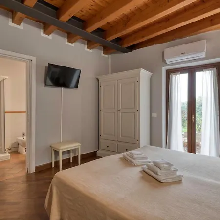 Bed & Breakfast Cascina Volta 3*